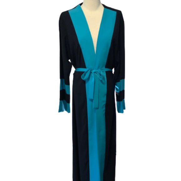 Robe-Style Abaya - Picture 1 of 4